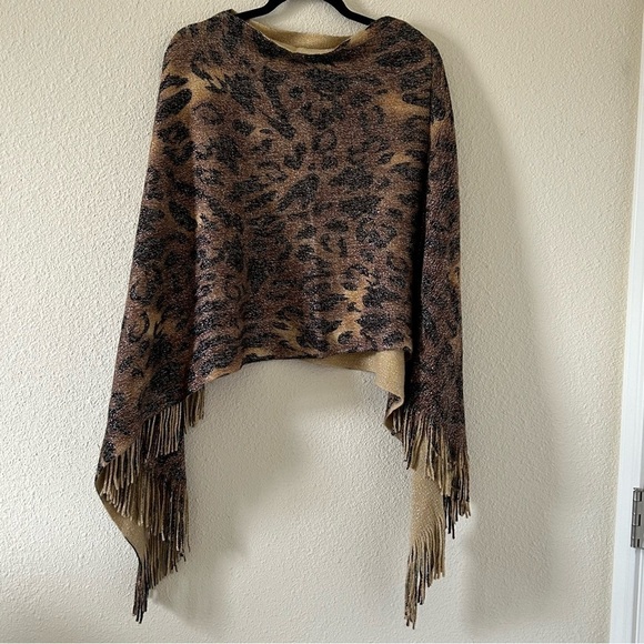 Snow Leopard Print Poncho Shawl Fringe Sides Tan Black Gold One Size - Picture 8 of 11